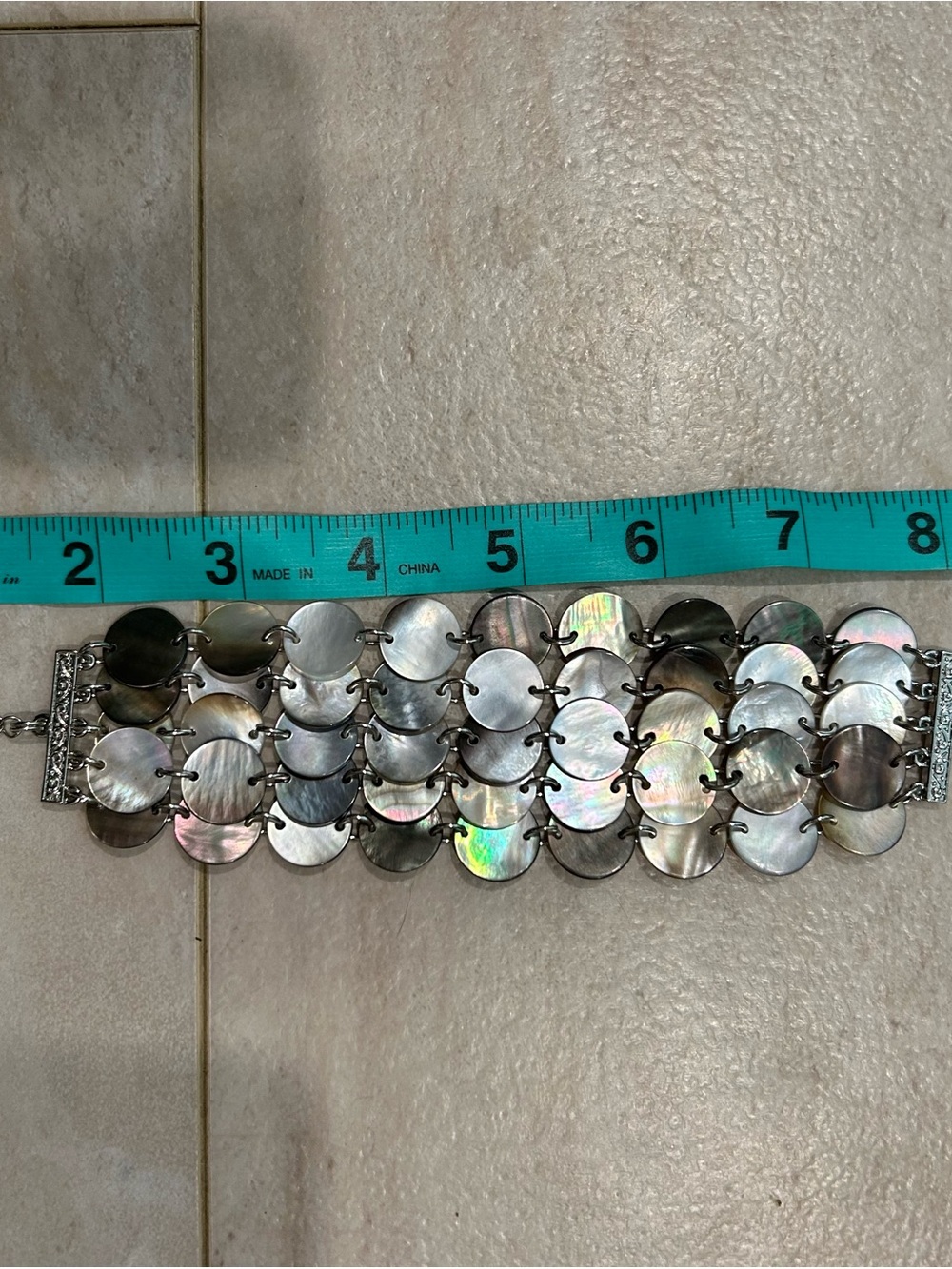 Multi-Tone mother of pearl Bracelet - Women Jewelry - Picture 3 of 7